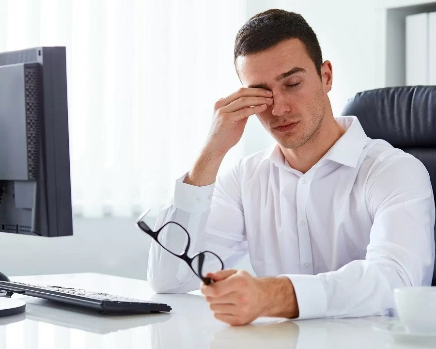 Kính chống ánh sáng xanh 0 độ: Có nên mua, ai phù hợp? (2) Kính chống ánh sáng xanh 0 độ giảm mỏi mắt