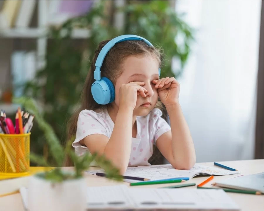 Kiểm tra mắt cho bé: Dấu hiệu cảnh báo, cách đo tại nhà (2) Nhiều tật khúc xạ có thể được phát hiện nếu thường xuyên kiểm tra mắt cho bé