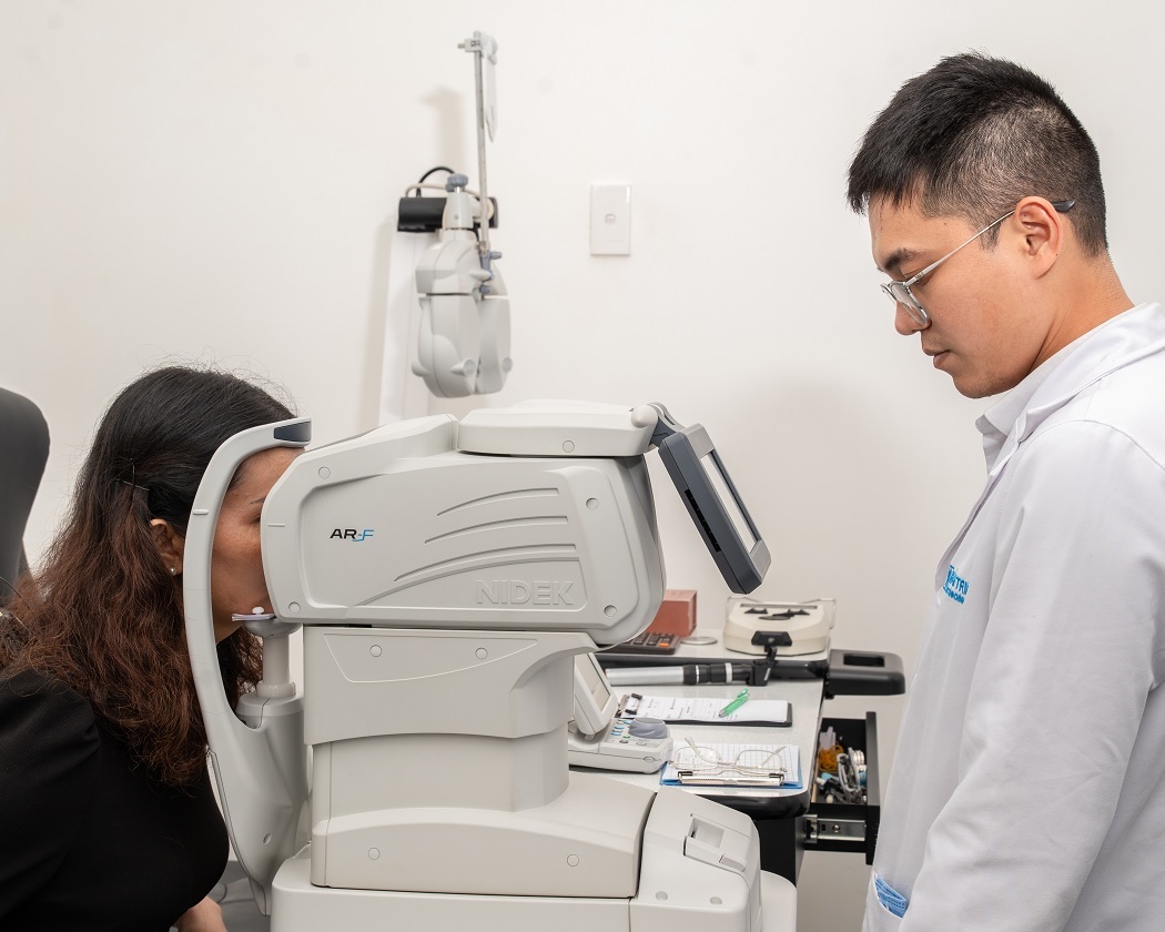 Quy trình đo mắt 12 bước theo tiêu chuẩn quốc tế của Kính Hải Triều