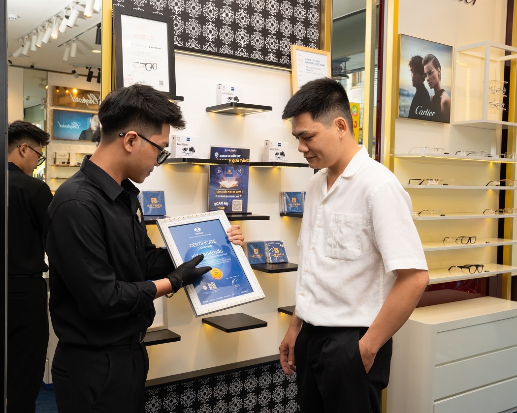 Kính Hải Triều là đại lý ủy quyền của nhiều thương hiệu nổi tiếng thế giới
