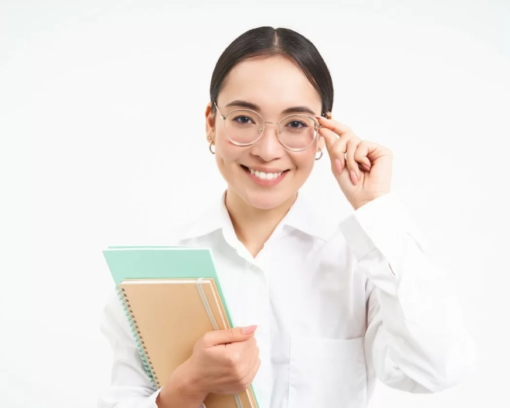  Mỏng – Nhẹ hơn CR-39, thoải mái đeo cả ngày
