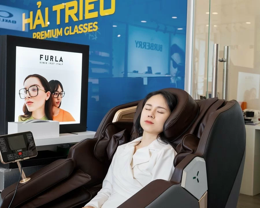 Trải nghiệm đo mắt tại Hải Triều