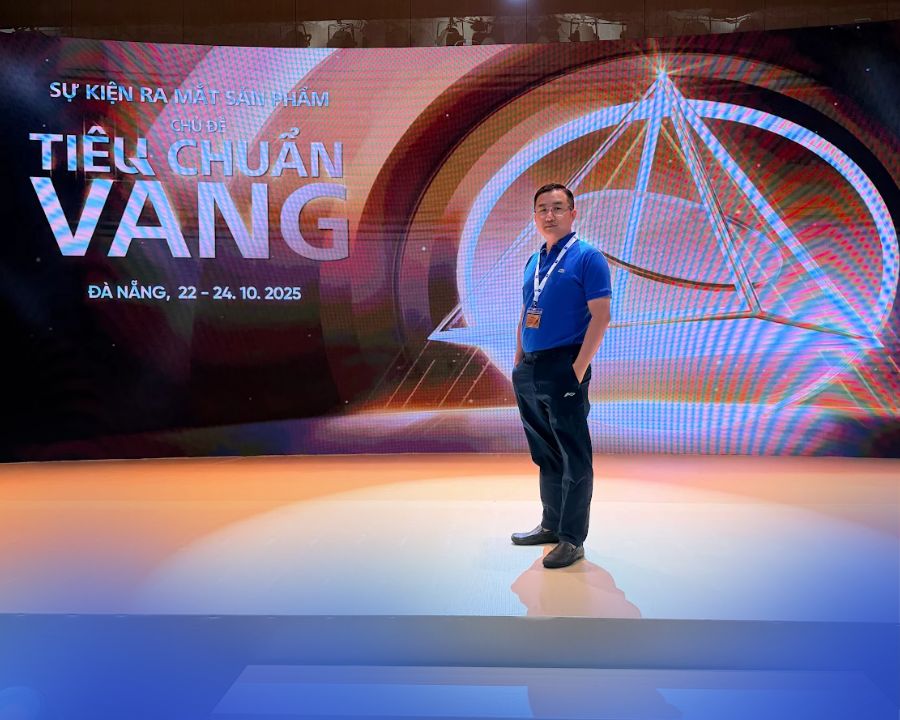 CEO Kính Hải Triều tham gia sự kiện Tiêu Chuẩn Vàng của Zeiss