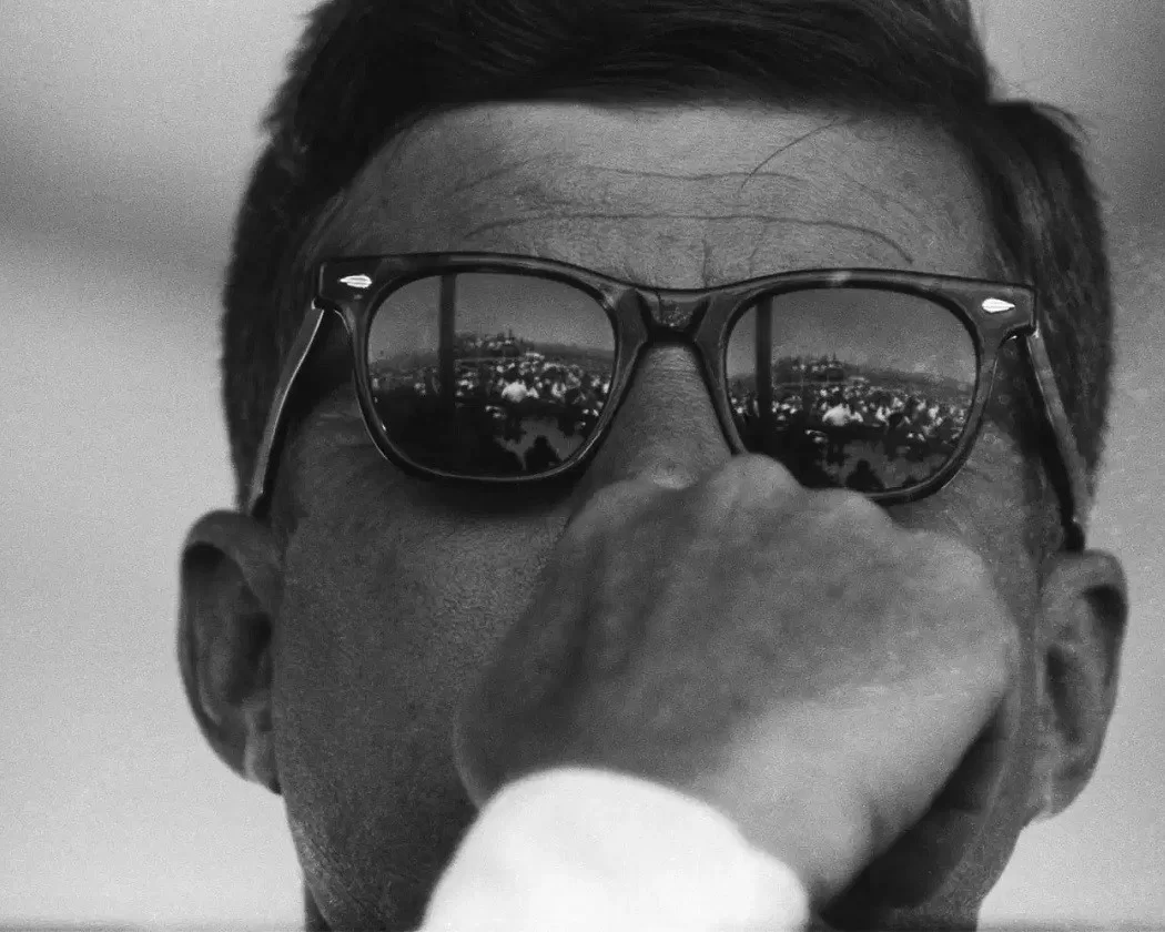 Kính RayBan cũng được sử dụng bởi nhiều đời tổng thống Mỹ