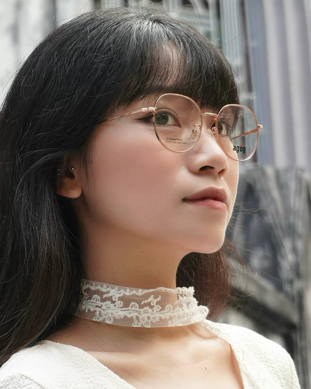 Xu hướng gọng kính kim loại 2025 đề cao những kiểu dáng minimalism