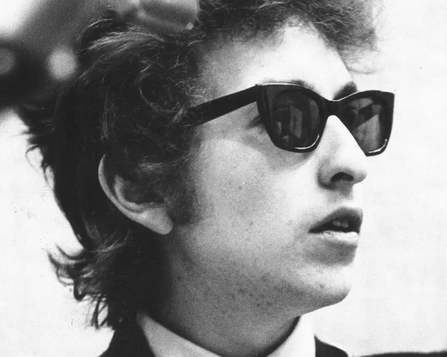 Bob Dylan xuất hiện cùng RayBan Wayfarer