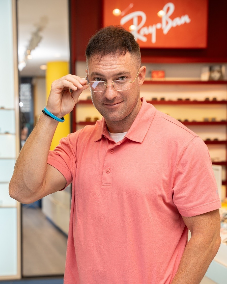 Bạn có thể yên tâm về chất lượng của RayBan chính hãng dù chúng gắn mác "Made in China"