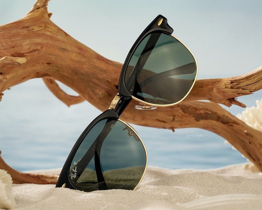 Kính RayBan gọng vuông thường kết hợp với nhiều công nghệ tròng kính tiên tiến của thương hiệu