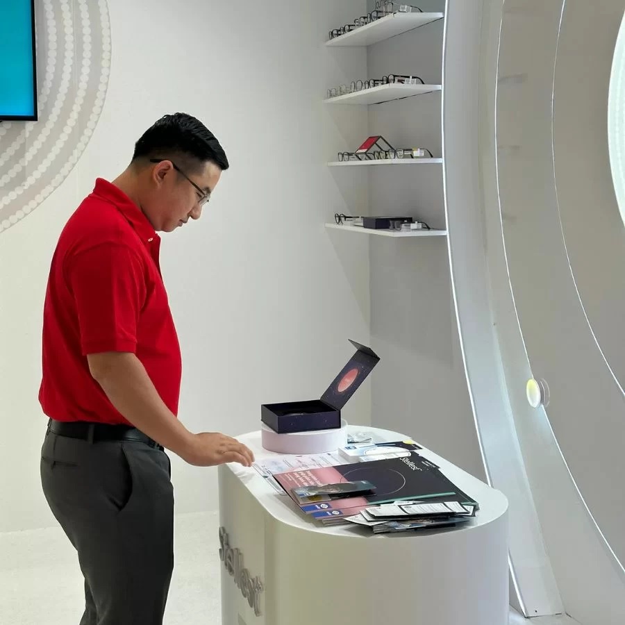 CEO Đặng Thanh Hải tham dự sự kiện ra mắt tròng kính kiểm soát cận thị Essilor Stellest