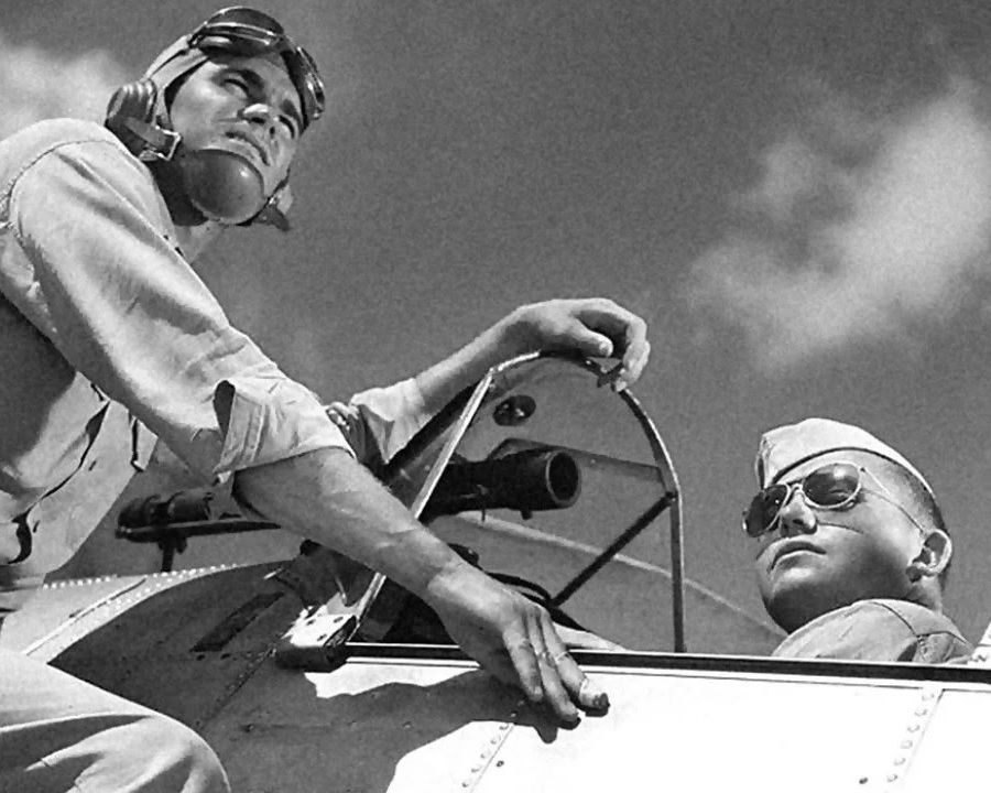 Kính Aviator là gì? Giải mã lịch sử của dòng kính biểu tượng