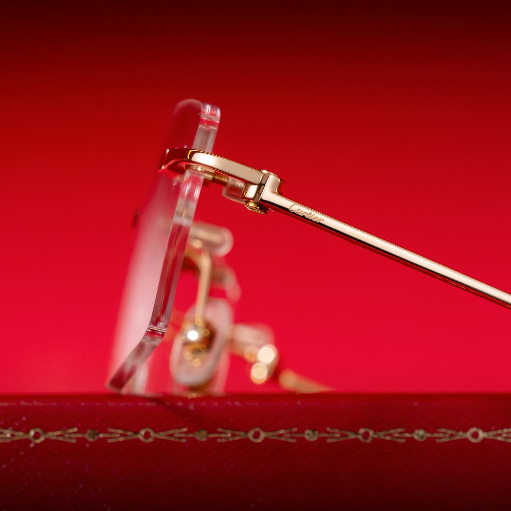 Vàng nguyên khối là chất liệu cao cấp bậc nhất trong chế tác gọng kính