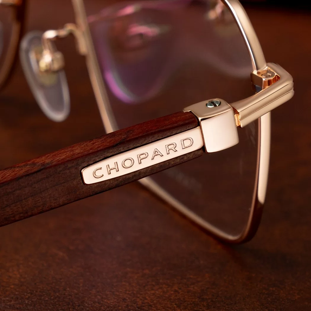 Gọng Chopard mạ vàng chứa đựng linh hồn của kỹ thuật chế tác Thụy Sỹ