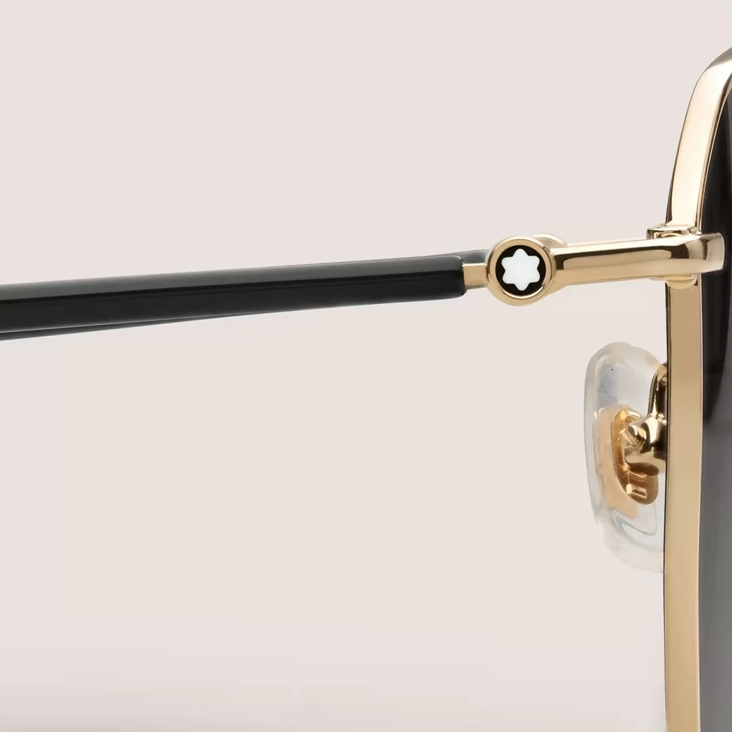 Gọng mạ vàng của Montblanc lại được đánh giá cao về độ chính xác