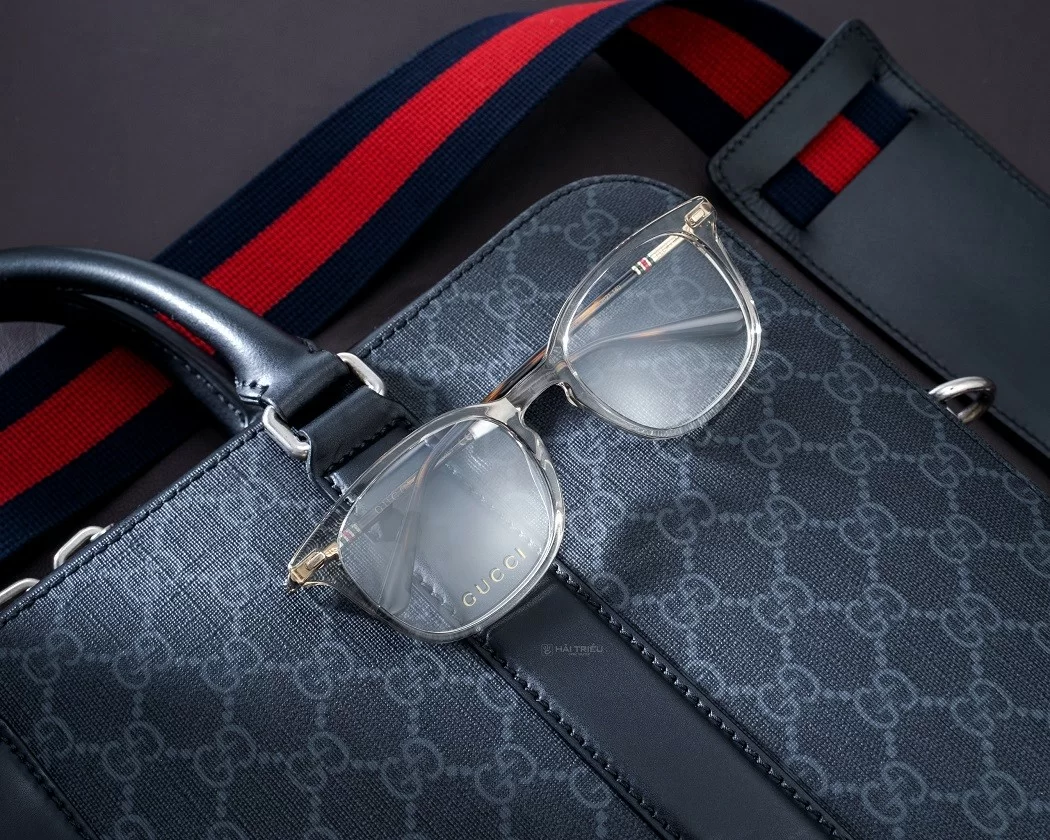 Phân khúc cao cấp gồm các thương hiệu nổi tiếng như Gucci, Dior, Tom Ford,...