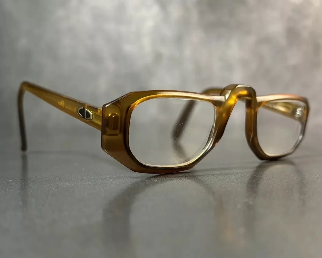 Gọng Optyl gắn liền với thương hiệu Dior trong thế kỷ 20