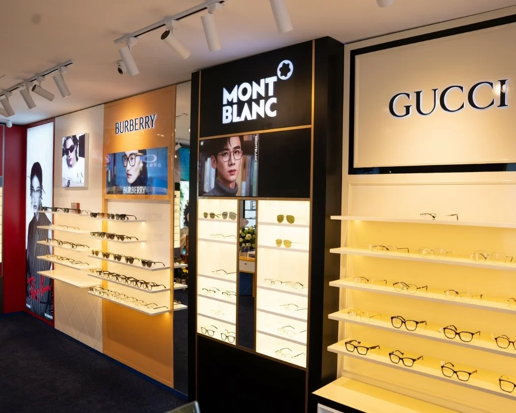 Hơn 100+ mẫu gọng kính hàng hiệu đẹp xuất hiện tại cửa hàng Kính Hải Triều