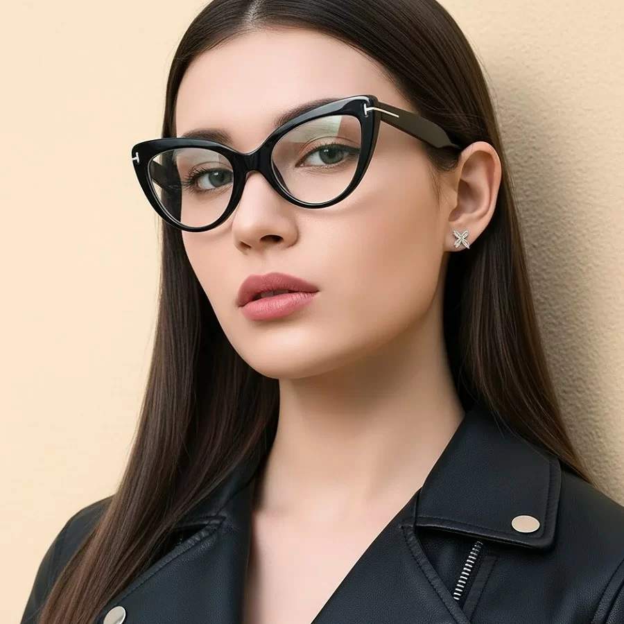 Gọng mắt mèo là "cứu tinh" dành cho nữ giới có gương mặt dài