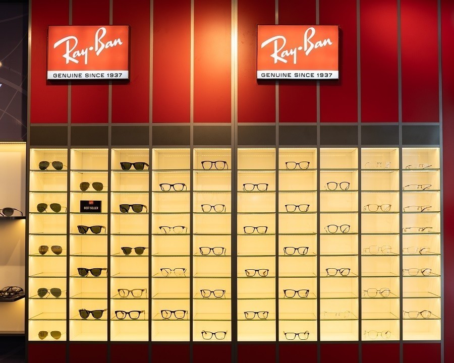 Kính Hải Triều xuất hiện trên Store Locator của RayBan (8) vi sao ten hai trieu xuat hien tren website rayban toan cau 20 1