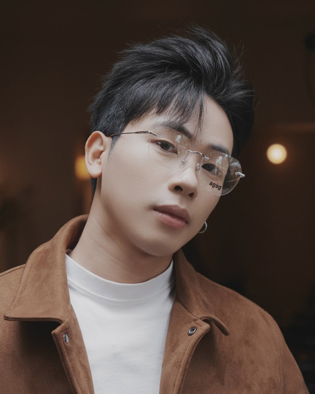 Xu hướng thời trang 2026 chứng kiến sự lên ngôi của gọng kính cận đa giác