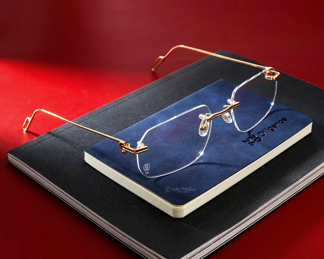 Gọng kính Cartier là biểu tượng của sự xa xỉ