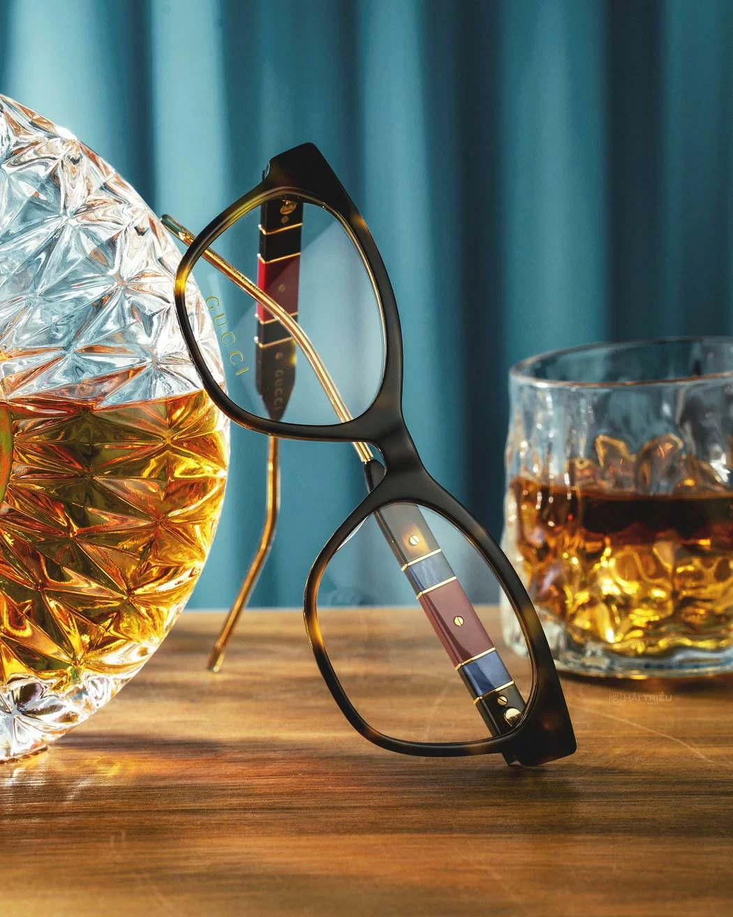 Gọng Gucci là biểu tượng của sự xa hoa pha chút nổi loạn của nước Ý