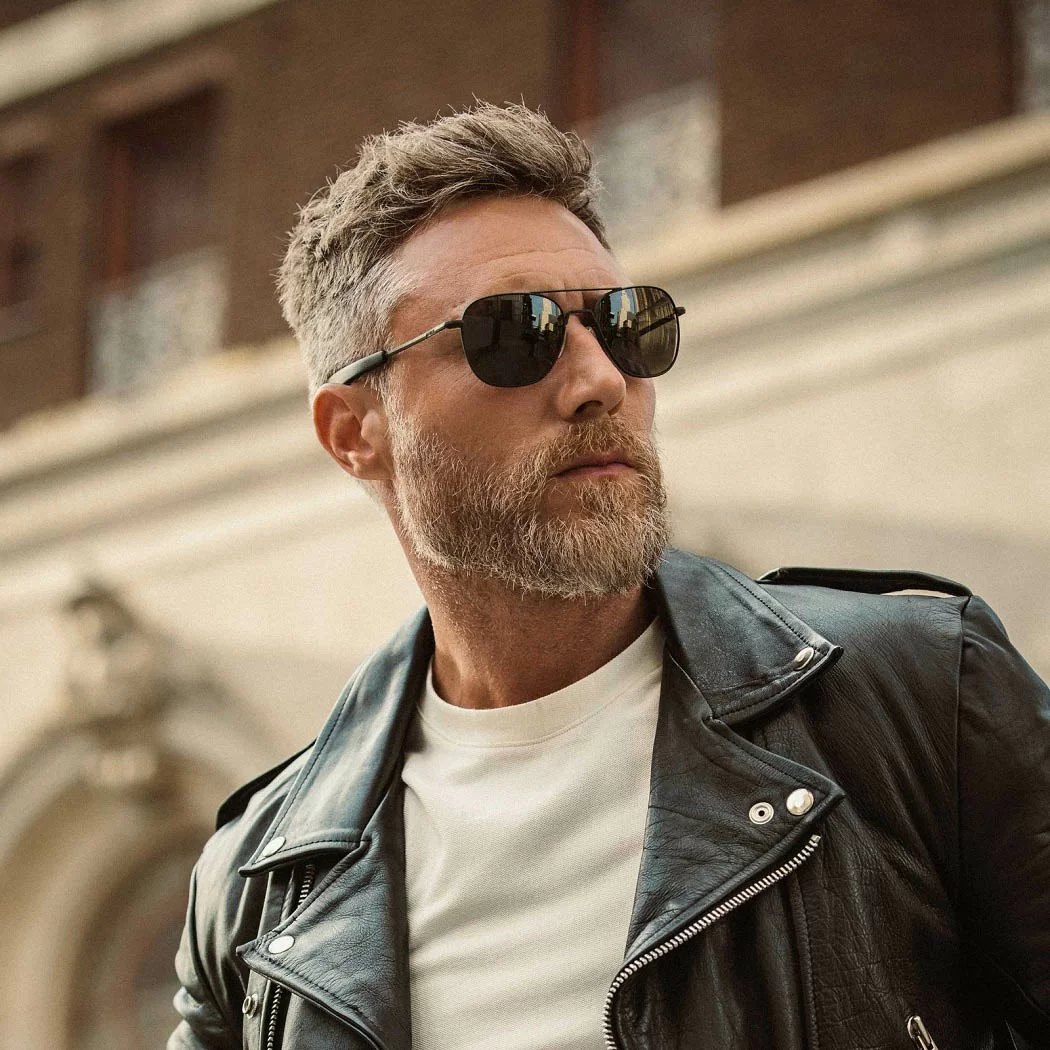 Xu hướng kính râm phi công tập trung vào các đường nét góc cạnh