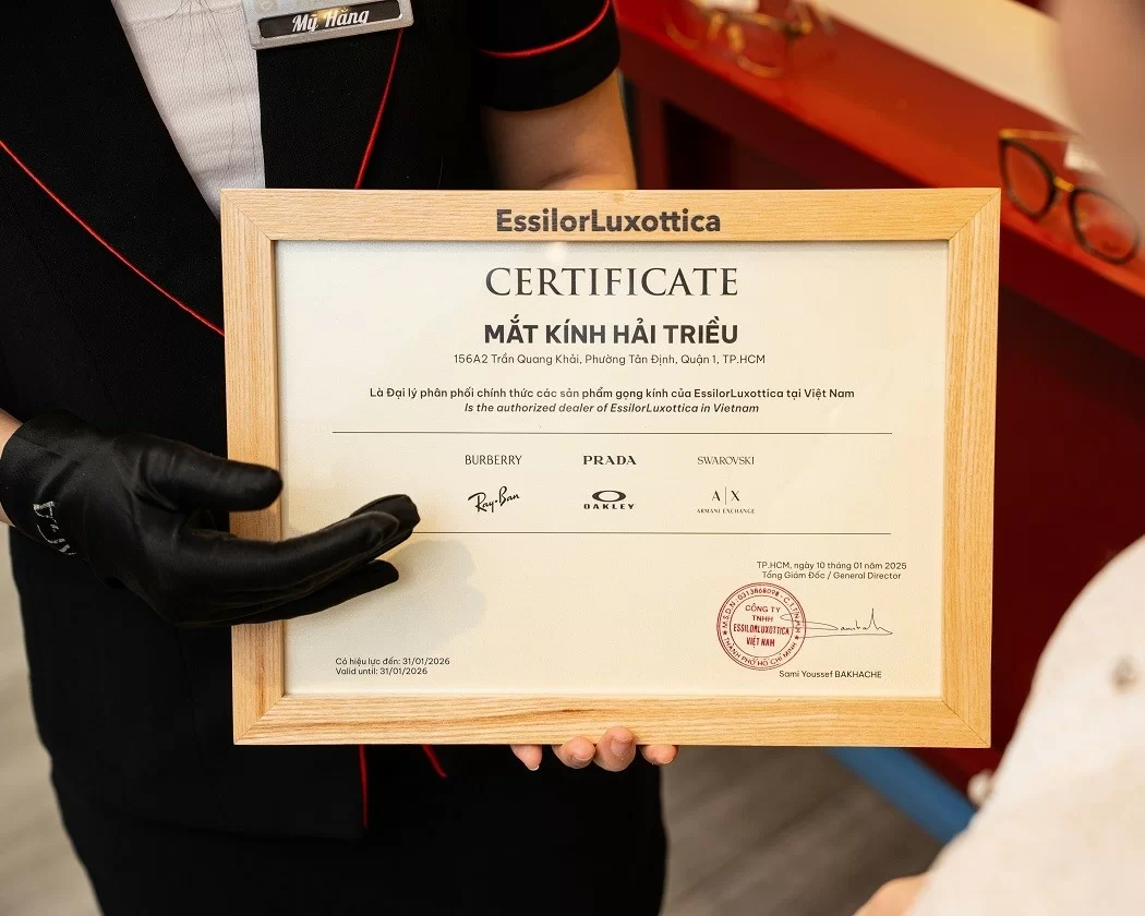 Giấy chứng nhận Kính Hải Triều là đại lý chính hãng ủy quyền của RayBan