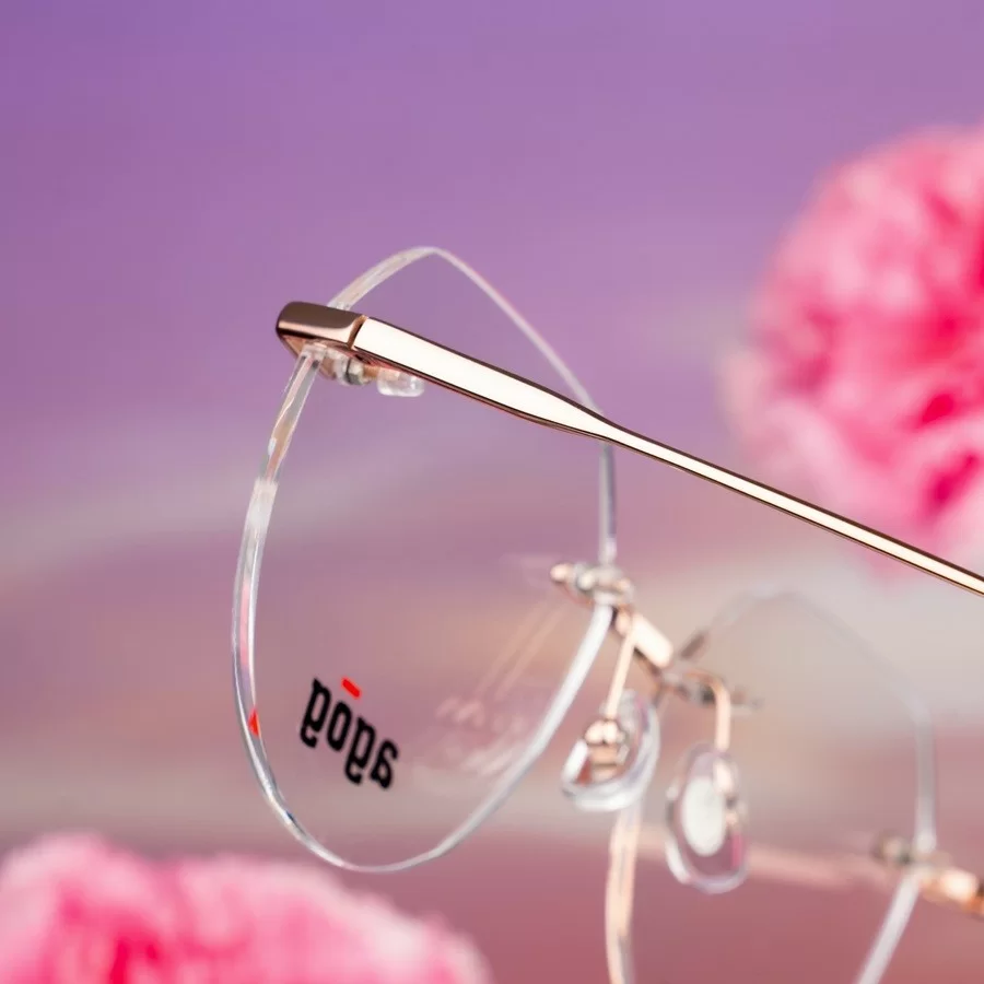 Bí quyết chọn gọng kính cho người cận nặng từ chuyên gia (3) Gọng không viền sẽ làm lộ phần rìa tròng kính