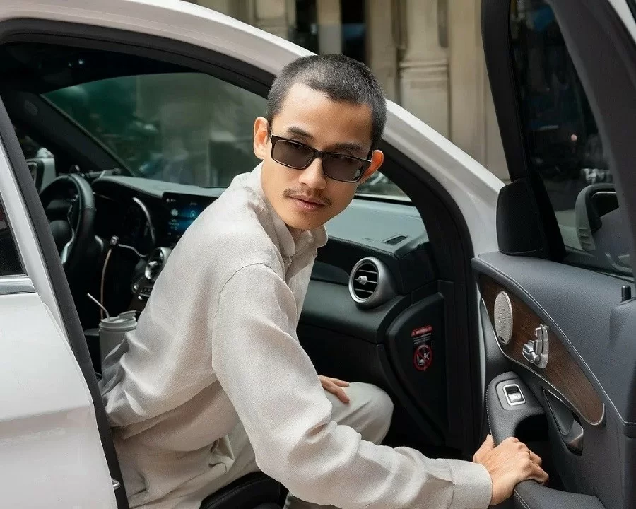 Essilor Transition XTRActive có thể hoạt động trong xe hơi