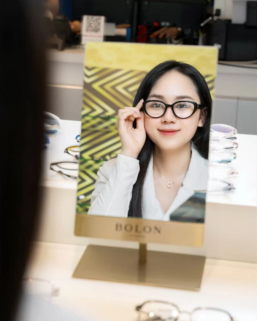 Bạn có thể đối chiếu với thông số của kính cũ khi lựa chọn kính mới