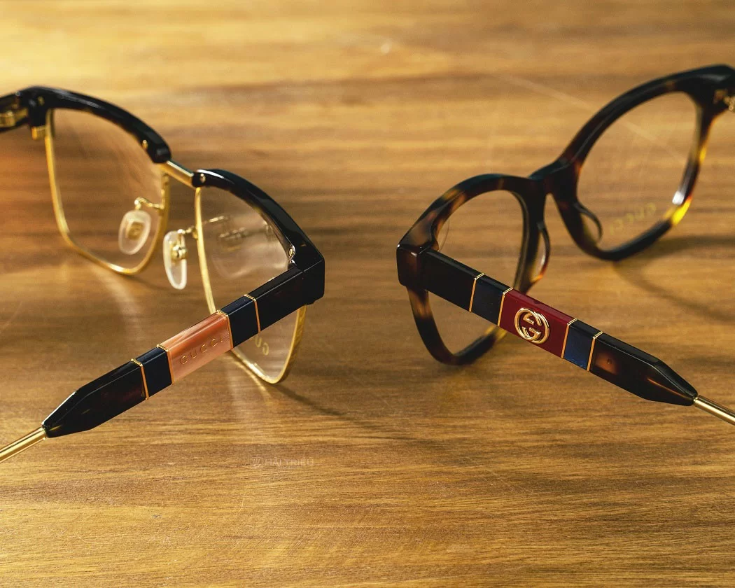 Logo GG đặc trưng cùng chữ ký thương hiệu hiện diện rõ nét trên phần càng kính