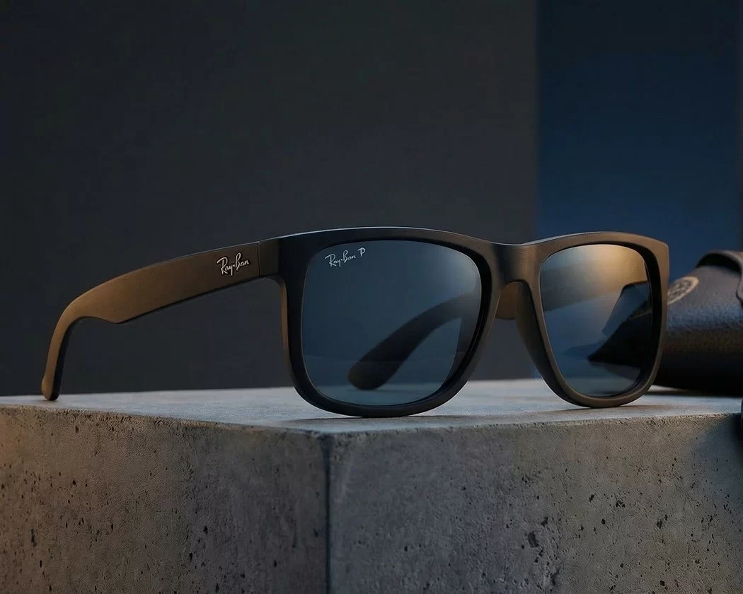 Justin mang hơi thở hiện đại của RayBan