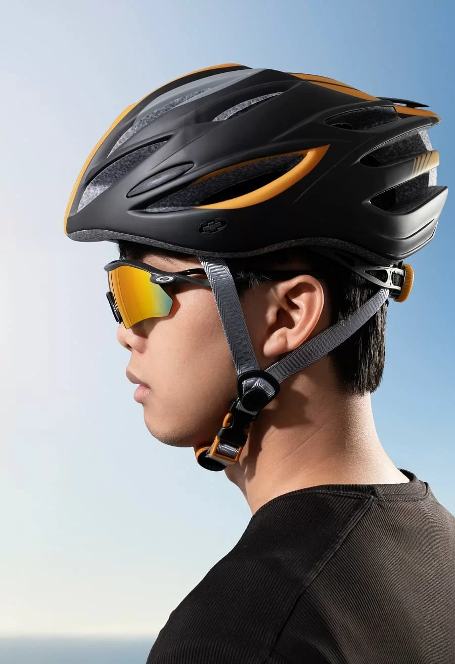 Thiết kế của Oakley 0OO9495D_949503_36 giúp mở rộng tối đa trường nhìn