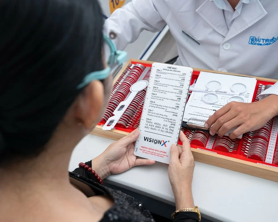 Bạn cũng có thể bắt gặp những bảng đo thị lực gần tại các cơ sở chuyên nghiệp