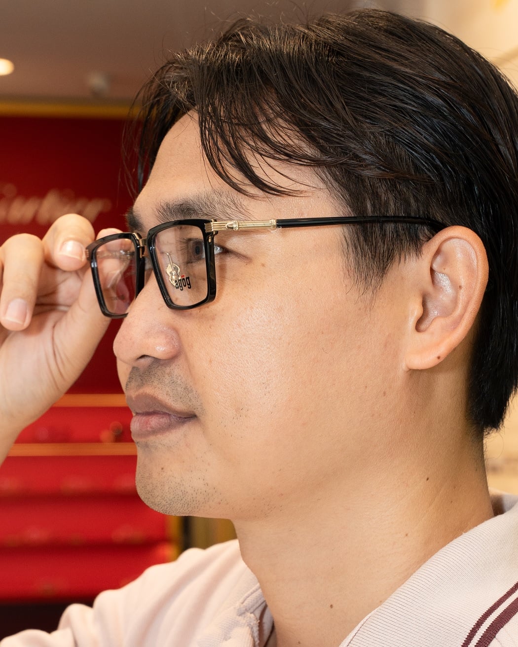 Sai lầm của nhiều người là chỉ ưu tiên thương hiệu thay vì mức độ phù hợp giữa gọng kính với khuôn mặt