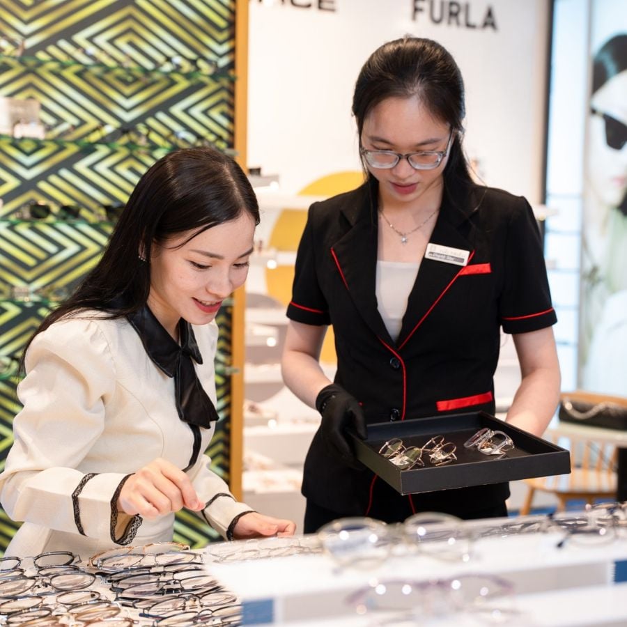 kinh da giac hop voi mat nao 7