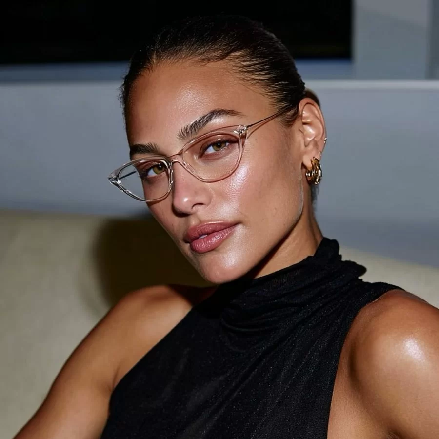 Kính mắt mèo hợp với khuôn mặt nào? Cách chọn để đeo đẹp hơn (6) Mẫu mặt trái xoan hợp hầu hết các dáng kính mắt mèo