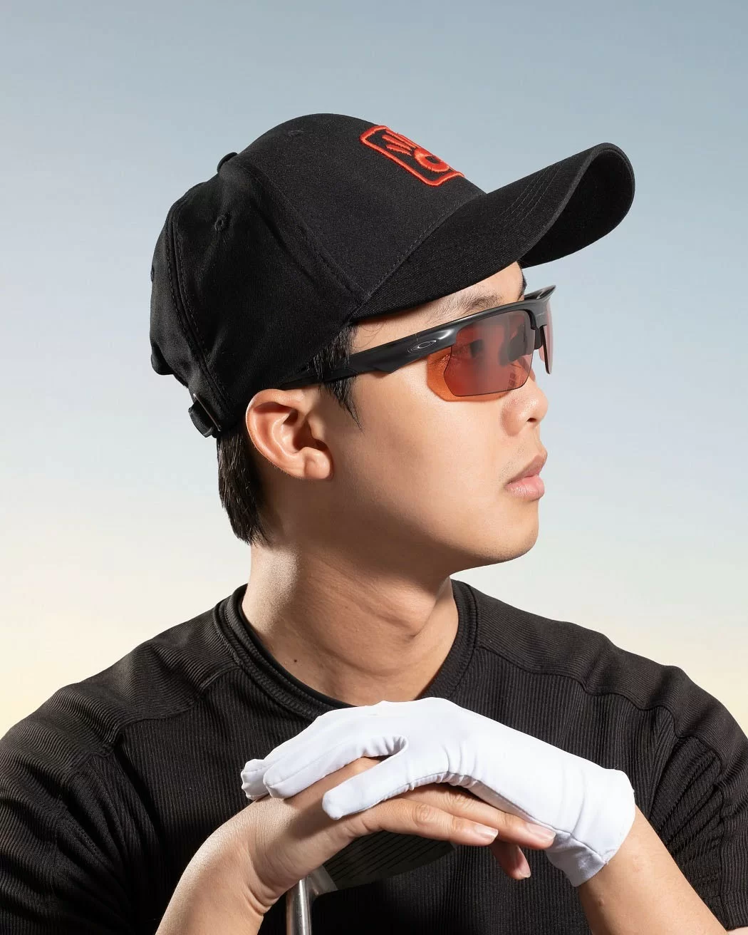 Độ vừa vặn là yếu tố quan trọng hàng đầu khi chọn kính mát thể thao