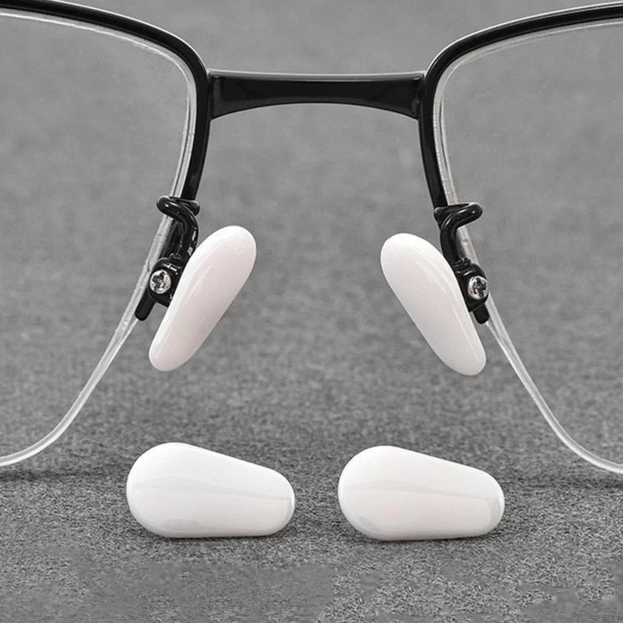 Mắt kính cho mặt tròn nam: 8 kiểu kính cận giúp mặt đẹp hơn (13) Miếng đệm mũi kính bằng chất liệu cao su mềm