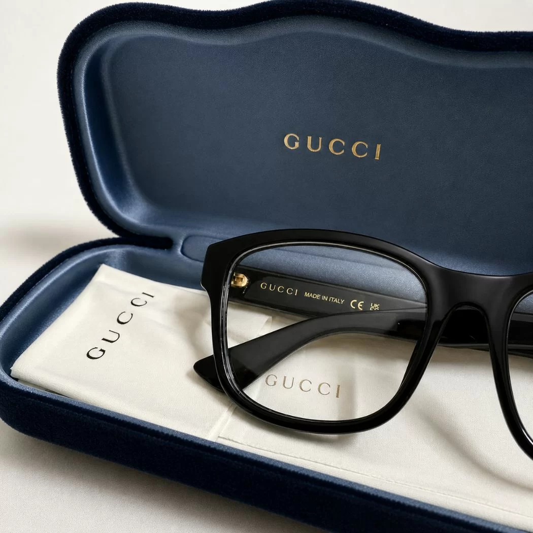 Gọng kính Gucci chính hãng có mã nhận diện cùng hộp nhung cao cấp
