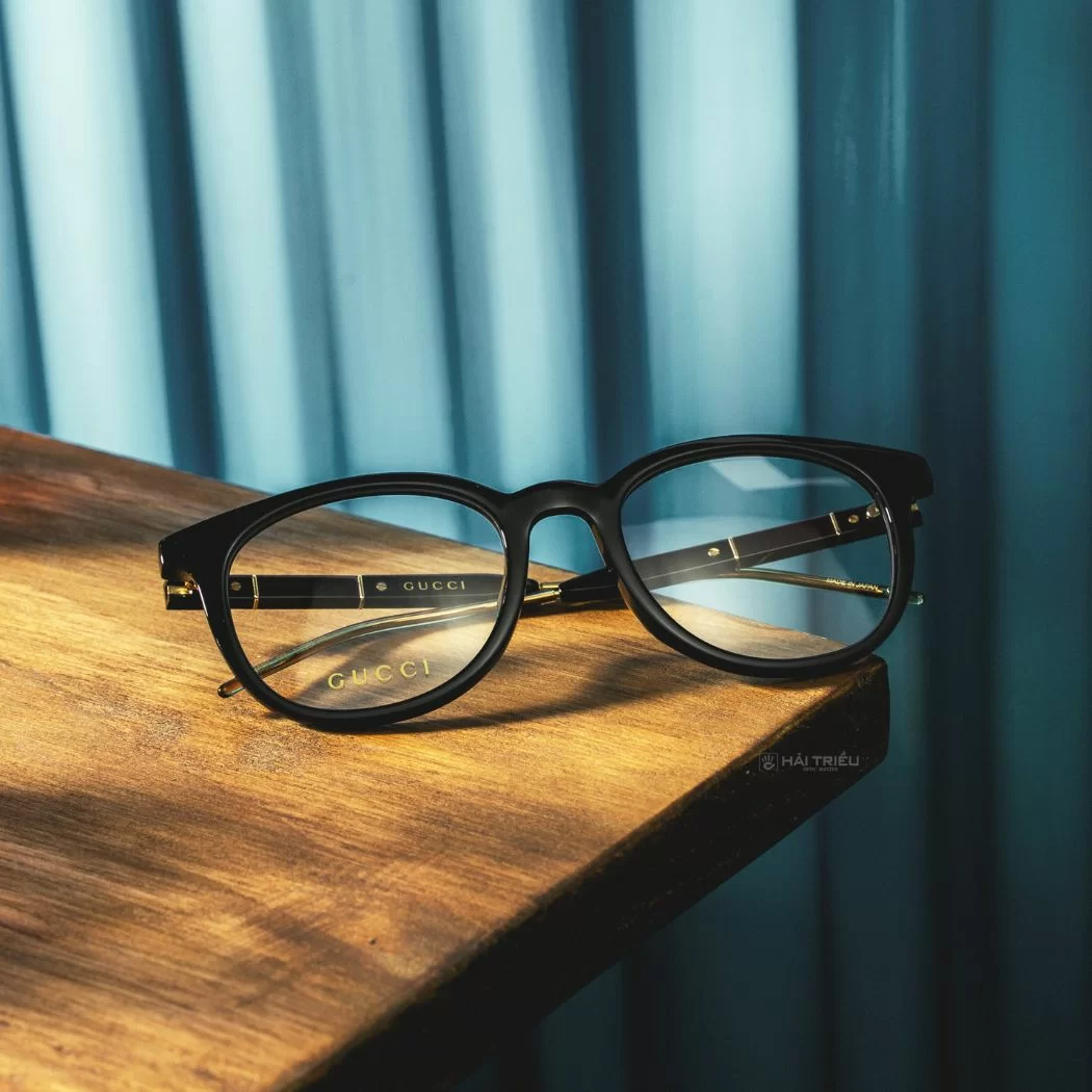 Gọng kính Gucci chất liệu acetate cao cấp với chiều sâu màu sắc