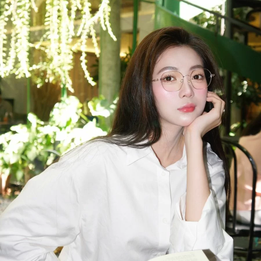 Kính lục giác hợp với khuôn mặt nào? Cách chọn tôn dáng mặt (10) kinh luc giac hop voi khuon mat nao 9