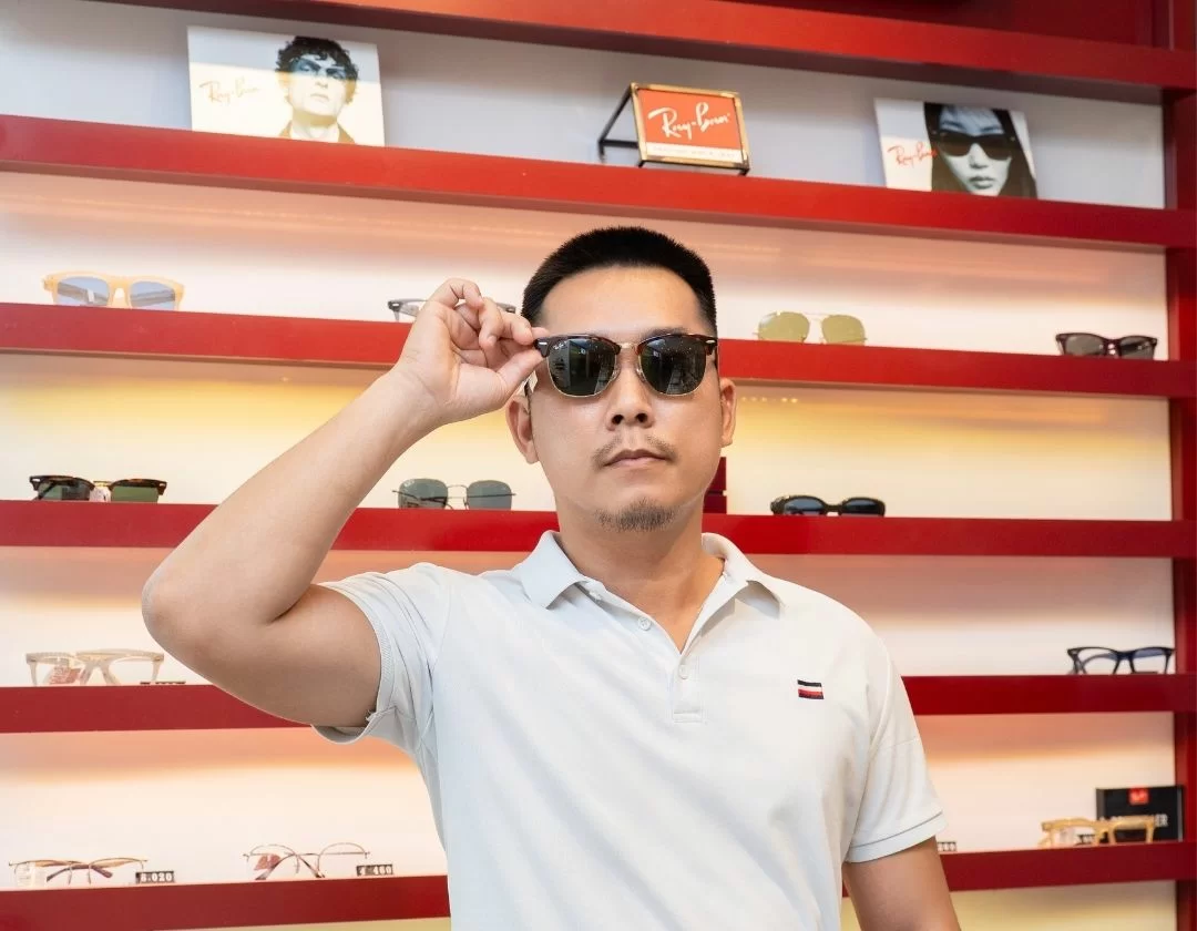 Dáng vuông cũng hỗ trợ tốt cho những người có khuôn mặt dài
