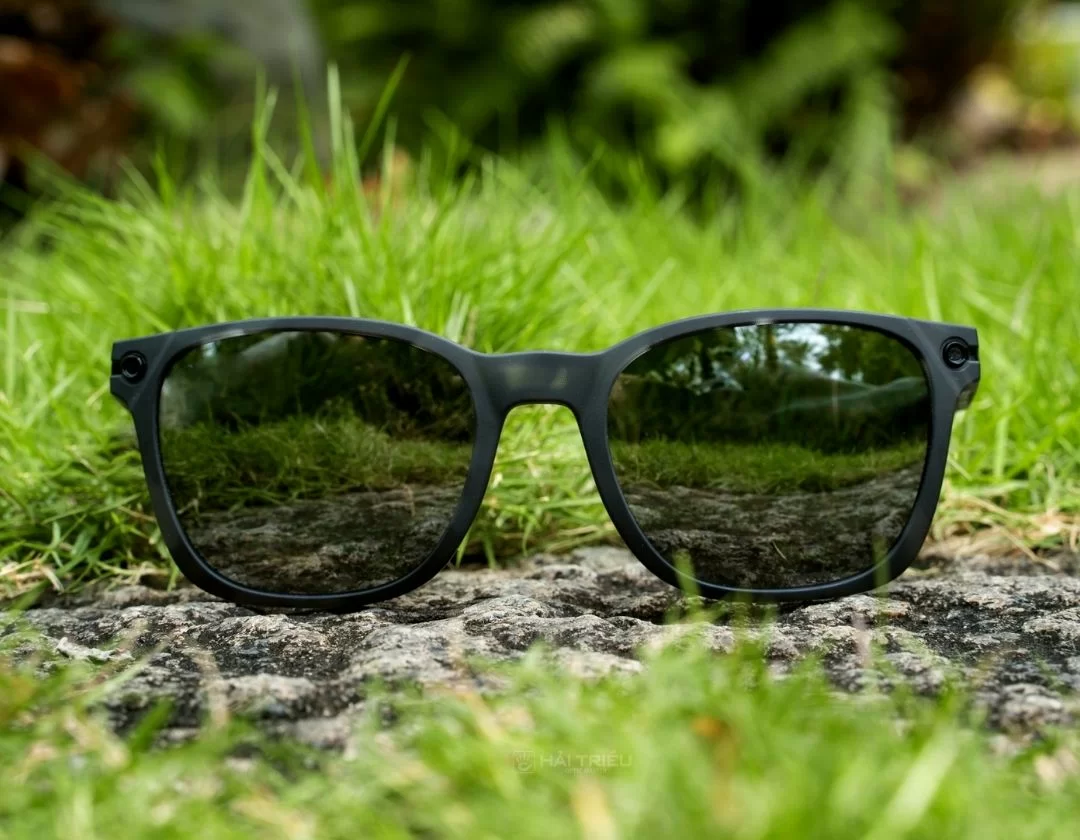 Kính mát Oakley dáng vuông thường được những tín đồ đam mê thể thao, ưu tiên hiệu suất lựa chọn