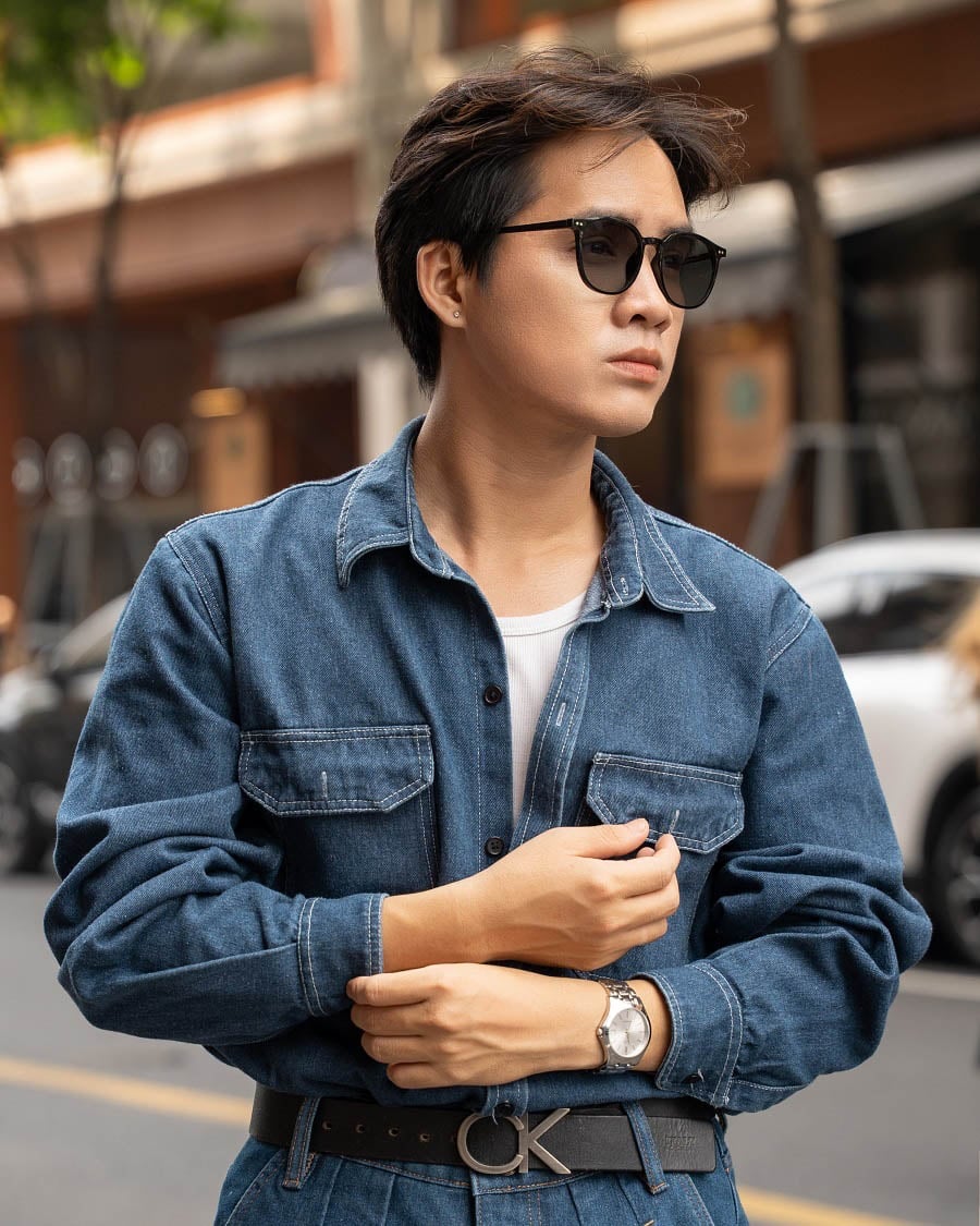 Kính râm cận là gì? Các giải pháp đeo kính râm cho người cận (8) Kính đổi màu là giải pháp khả thi nếu bạn thường xuyên phải di chuyển liên tục giữa môi trường trong nhà và ngoài trời