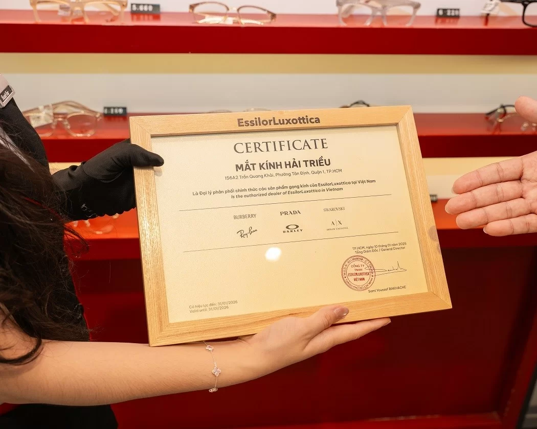 Giấy chứng nhận đại lý chính hãng ủy quyền của RayBan