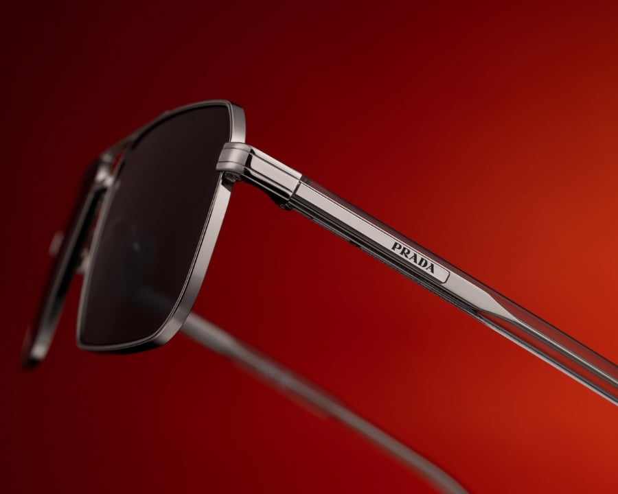 Pure Titanium thường được hiểu là titanium nguyên chất hoặc gần nguyên chất