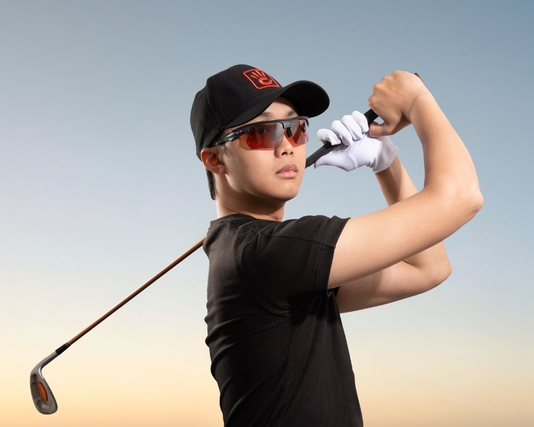 Oakley tập trung vào hiệu suất và mức độ phù hợp với từng nhóm vận động khác nhau, thay vì tập trung vào kiểu dáng