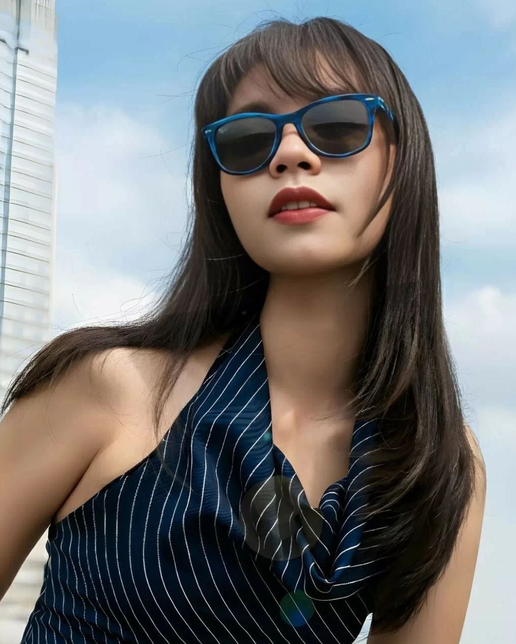 Kính RayBan gọng nhựa cũng là lựa chọn được nhóm khách hàng nữ ưa chuộng