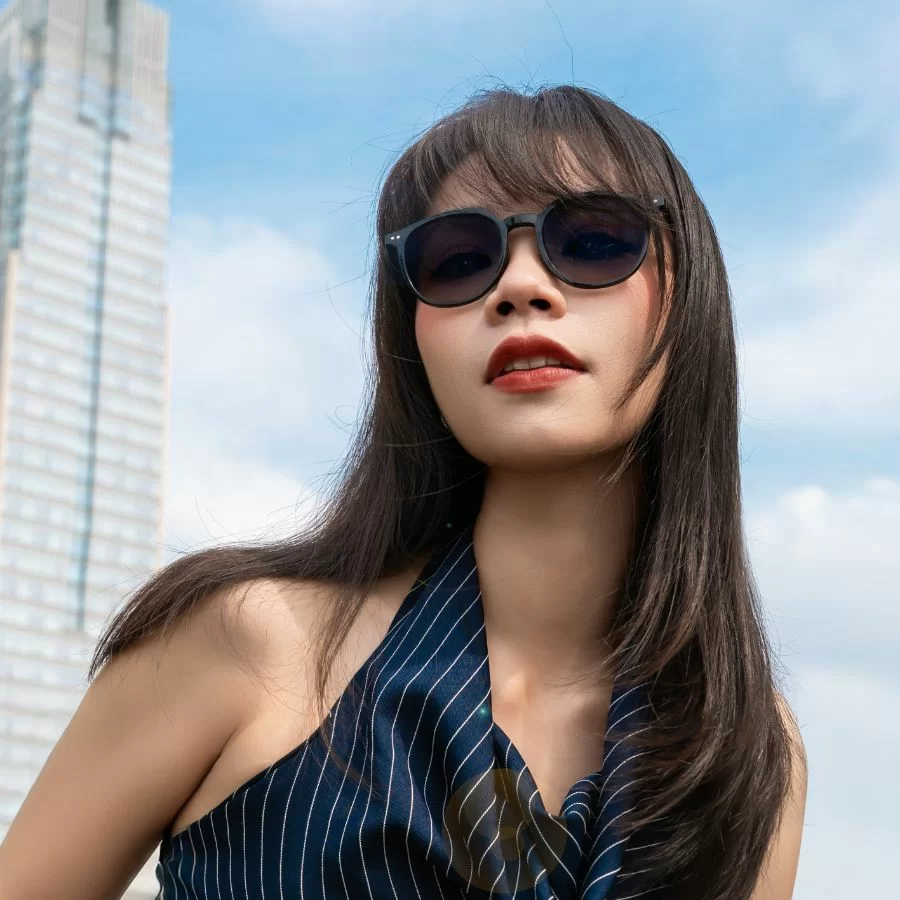 Cắt kính đổi màu bao nhiêu tiền? Chi phí và lưu ý trước khi cắt (5) Cân nhắc thay hoặc giữ gọng kính hiện tại